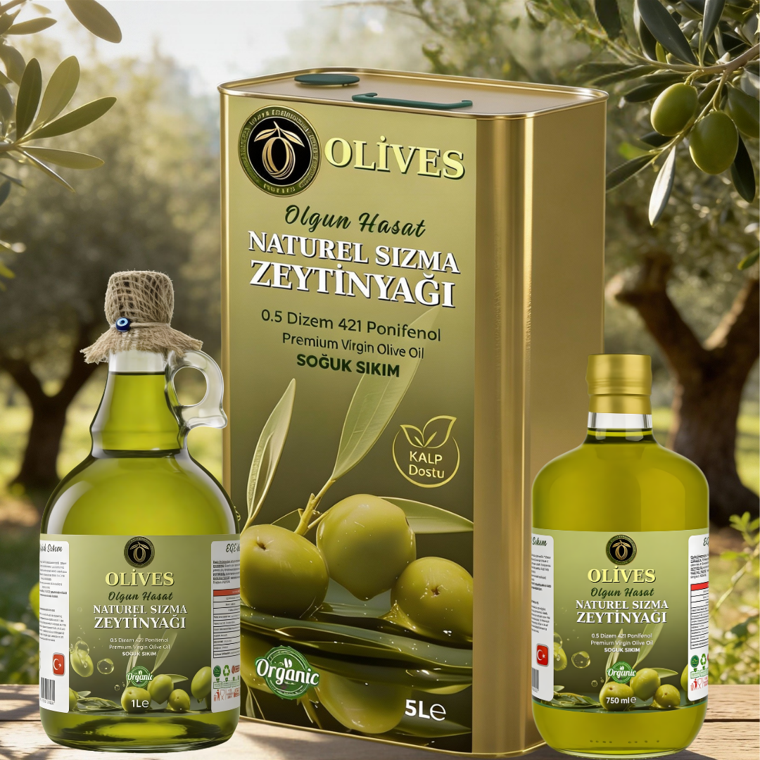 Zeytin dalı önünde, masa üstünde O Oliva organik zeytinyağı cam şişe ve teneke ambalaj. Olives Zeytinyağları